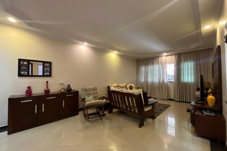 Casa à venda com 4 quartos, 199m² em Parque Sao Domingos, São Paulo