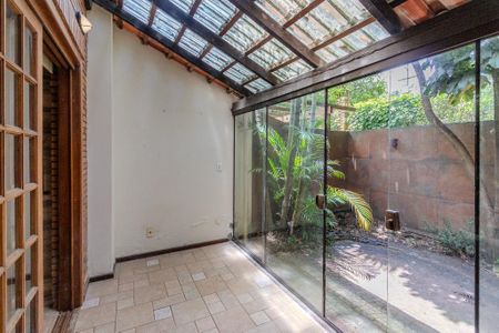 Casa de condomínio à venda com 95m², 2 quartos e 1 vagaÁrea de Serviço