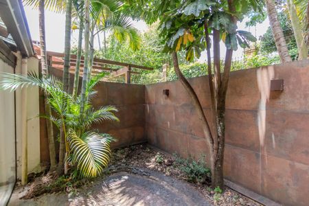 Casa de condomínio à venda com 95m², 2 quartos e 1 vagaQuintal