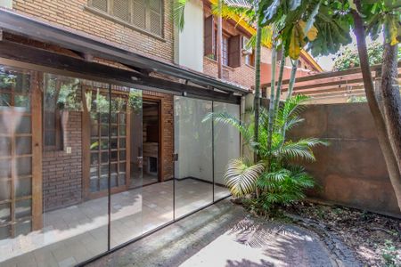 Casa de condomínio à venda com 95m², 2 quartos e 1 vagaQuintal