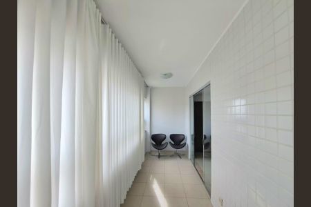 Apartamento para alugar com 230m², 4 quartos e 4 vagas