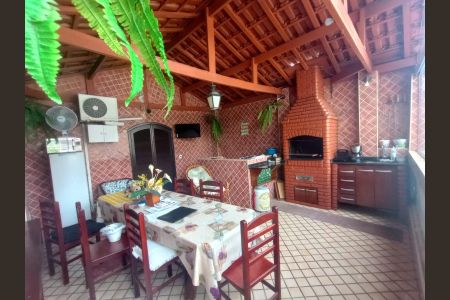 Foto 10 de casa à venda com 4 quartos, 200m² em Jardim Helena, Taboão da Serra