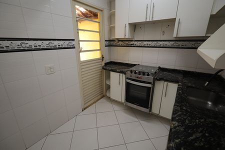 Casa de condomínio à venda com 115m², 3 quartos e 2 vagasCozinha