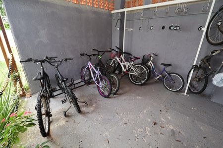 Casa de condomínio à venda com 115m², 3 quartos e 2 vagasBicicletario