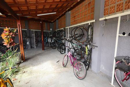 Casa de condomínio à venda com 115m², 3 quartos e 2 vagasBicicletario