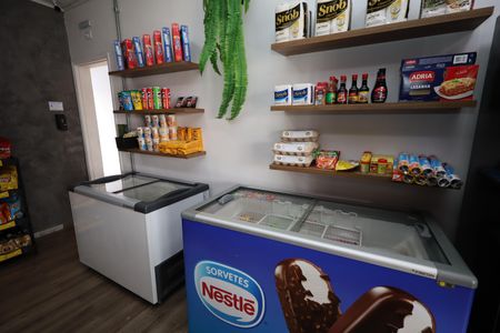 Casa de condomínio à venda com 115m², 3 quartos e 2 vagasMercado 24h