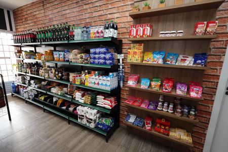 Casa de condomínio à venda com 115m², 3 quartos e 2 vagasMercado 24h