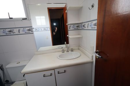 Casa de condomínio à venda com 115m², 3 quartos e 2 vagasBanheiro
