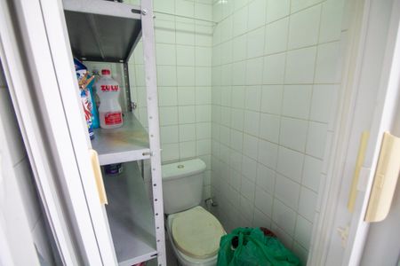 Apartamento à venda com 65m², 2 quartos e 1 vagaBanheiro de Serviço