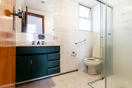 Apartamento à venda com 158m², 2 quartos e 2 vagasBanheiro da Suíte