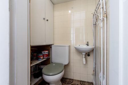 Apartamento à venda com 158m², 2 quartos e 2 vagasBanheiro de Serviço