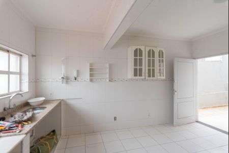 Casa à venda com 256m², 3 quartos e 3 vagasCozinha