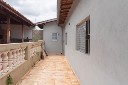 Casa à venda com 256m², 3 quartos e 3 vagasQuintal