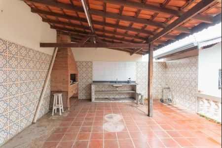 Casa à venda com 256m², 3 quartos e 3 vagasChurrasqueira