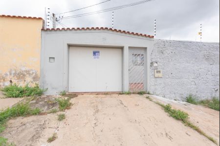 Casa à venda com 256m², 3 quartos e 3 vagasFachada