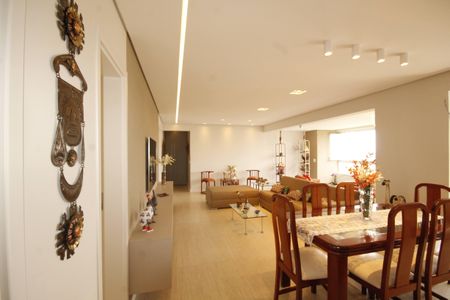 Sala de apartamento à venda com 3 quartos, 113m² em Vila da Serra, Nova Lima