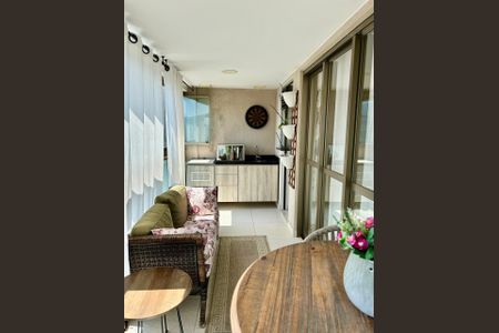 Apartamento para alugar com 83m², 3 quartos e 1 vagaVaranda