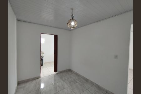 Casa para alugar com 30m², 1 quarto e sem vaga Casa para alugar com 30m², 1 quarto e sem vagaSala