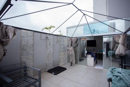 Apartamento à venda com 128m², 3 quartos e 2 vagasQUINTAL