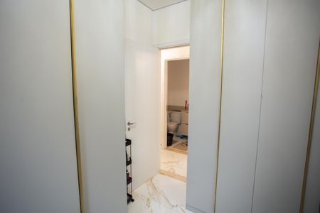 Apartamento à venda com 128m², 3 quartos e 2 vagasQUARTO 2