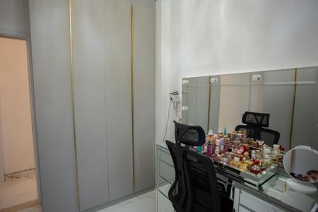 Apartamento à venda com 128m², 3 quartos e 2 vagasQUARTO 2