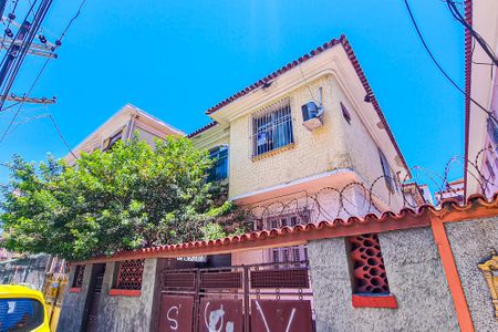 Apartamento à venda com 80m², 2 quartos e sem vaga Apartamento à venda com 80m², 2 quartos e sem vagaFachada