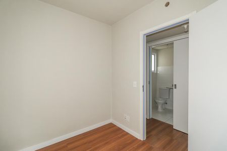 Quarto 2 de apartamento para alugar com 2 quartos, 50m² em Parque Santa Fé, Porto Alegre