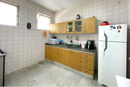 Apartamento à venda com 221m², 4 quartos e 2 vagasCozinha