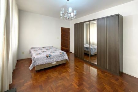 Apartamento à venda com 221m², 4 quartos e 2 vagasSala