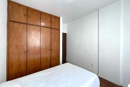 Apartamento à venda com 221m², 4 quartos e 2 vagasQuarto 2