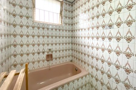 Apartamento à venda com 221m², 4 quartos e 2 vagasBanheiro