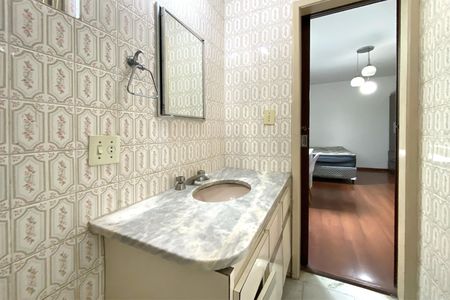 Apartamento à venda com 221m², 4 quartos e 2 vagasBanheiro da Suíte 1