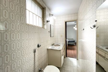 Apartamento à venda com 221m², 4 quartos e 2 vagasBanheiro da Suíte 1