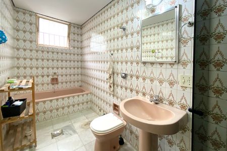 Apartamento à venda com 221m², 4 quartos e 2 vagasBanheiro