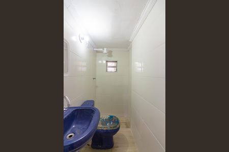 Banheiro de kitnet/studio para alugar com 1 quarto, 69m² em Km 18, Osasco