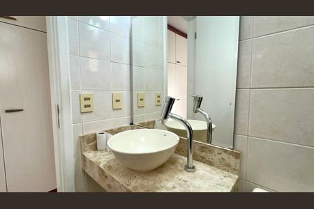 Apartamento à venda com 85m², 3 quartos e 2 vagasBanheiro da Suíte