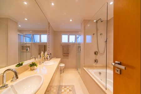 Apartamento à venda com 160m², 3 quartos e 4 vagasBanheiro do Quarto 3