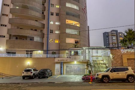 Apartamento à venda com 160m², 3 quartos e 4 vagasFachada e portaria
