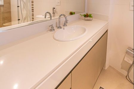 Apartamento à venda com 160m², 3 quartos e 4 vagasBanheiro do Quarto 2