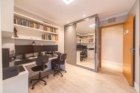 Apartamento à venda com 160m², 3 quartos e 4 vagasQuarto 2