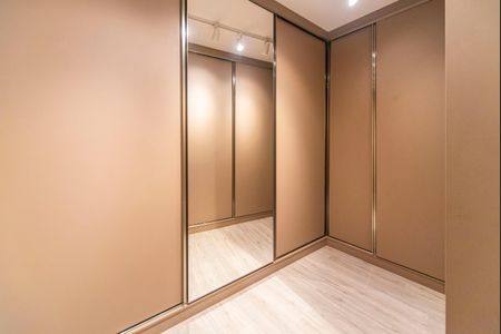 Apartamento à venda com 160m², 3 quartos e 4 vagasCloset do Quarto 3