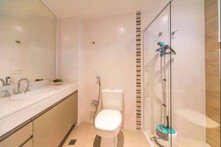 Apartamento à venda com 160m², 3 quartos e 4 vagasBanheiro do Quarto 2