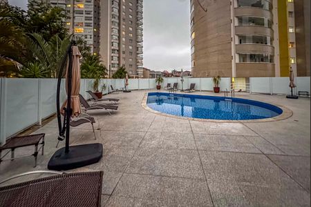 Apartamento à venda com 160m², 3 quartos e 4 vagasÁrea comum - Piscina