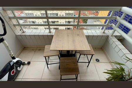 Apartamento à venda com 85m², 2 quartos e 2 vagasVaranda