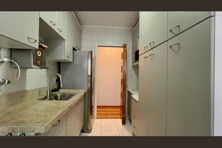 Apartamento à venda com 85m², 2 quartos e 2 vagasCozinha