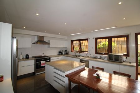 Casa à venda com 412m², 7 quartos e 5 vagasCozinha