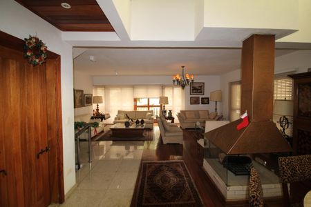 Casa à venda com 412m², 7 quartos e 5 vagasSala