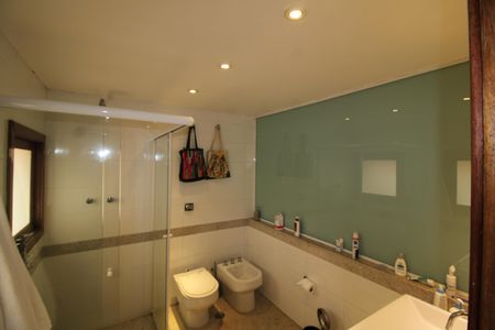 Casa à venda com 412m², 7 quartos e 5 vagasQuarto 3 - Banheiro