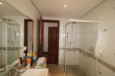 Casa à venda com 412m², 7 quartos e 5 vagasQuarto 1 - Banheiro