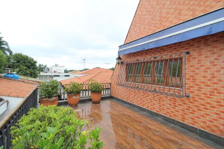Casa à venda com 412m², 7 quartos e 5 vagasQuarto 4 - Varanda